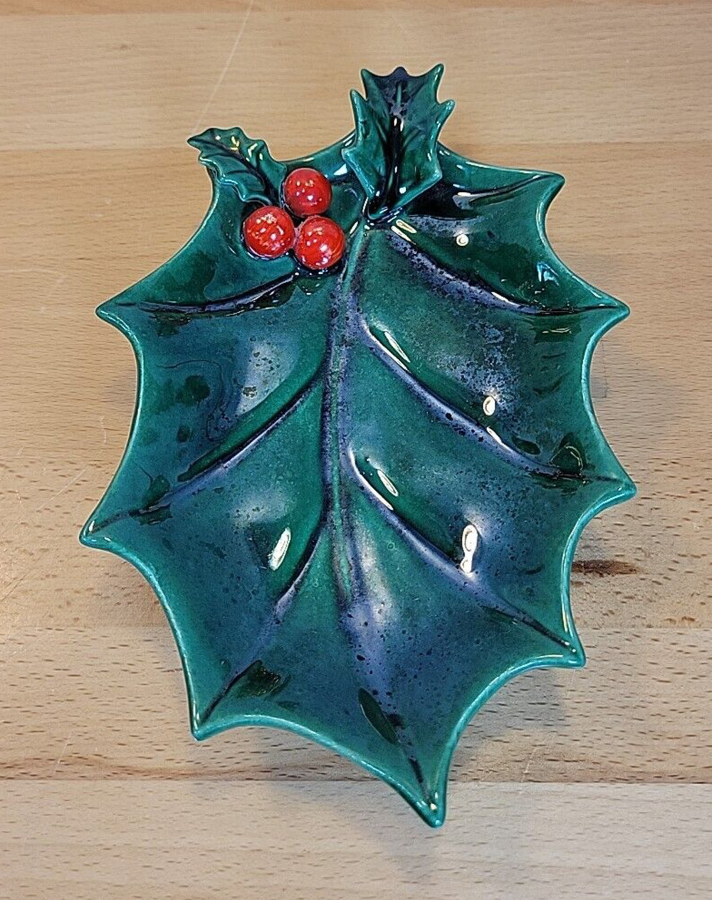 Vintage Ceramic Green Holly Berry Leaf Candy Nut Dish 7.5” x 5” Christmas Retro